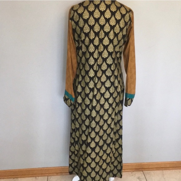 Exclusive boutique
Pakistani Kurti in perfect condition. - Picture 3 of 6